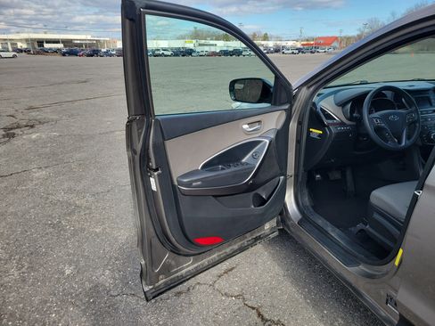 Used 2018 Hyundai Santa Fe Sport image 15