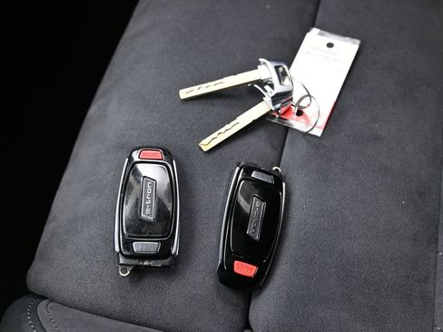 Used 2023 Audi e-tron GT Prestige w/ Prestige Package image 31