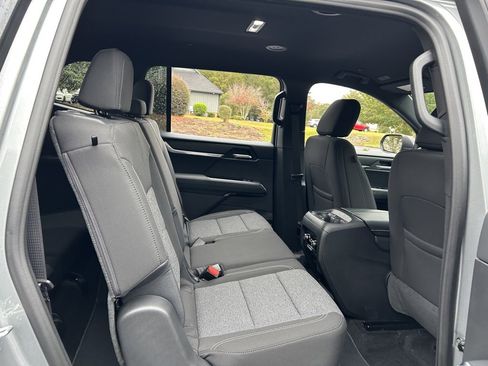 New 2026 GMC Acadia Elevation image 46