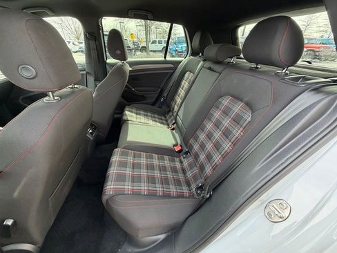 Used 2018 Volkswagen GTI SE image 16