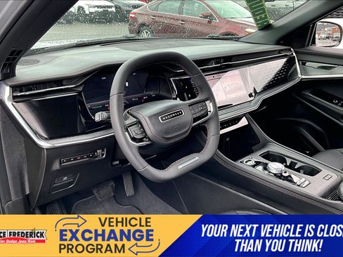 Used 2025 Jeep Wagoneer S Limited image 11