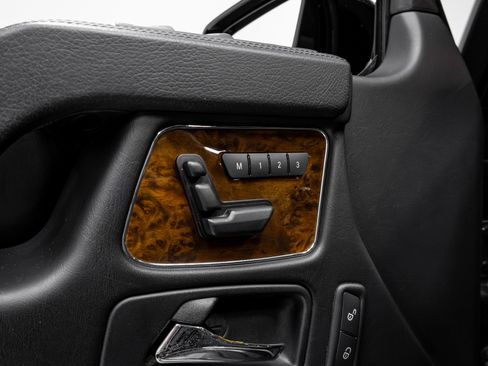 Used 2015 Mercedes-Benz G 63 AMG 4MATIC image 41