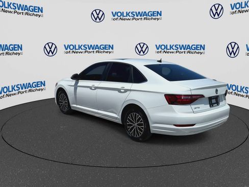 Used 2021 Volkswagen Jetta SE FWD image 6