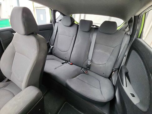 Used 2012 Hyundai Accent SE FWD image 21