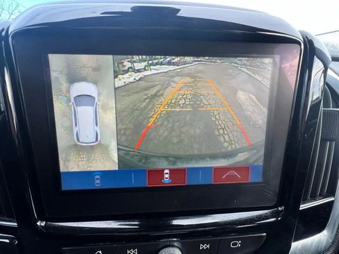 Used 2019 Chevrolet Traverse Premier image 21