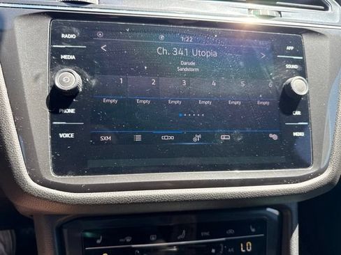 Used 2023 Volkswagen Tiguan SE w/ Panoramic Sunroof Package FWD image 23
