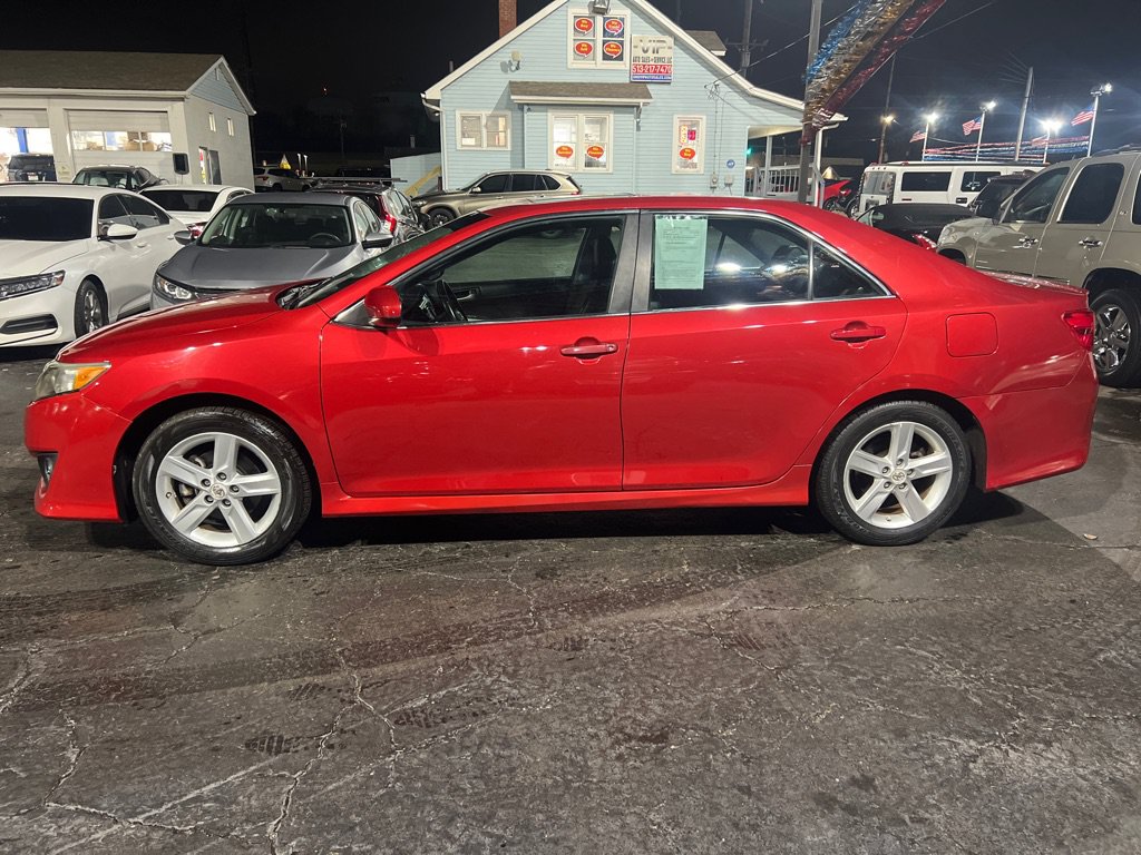 Used 2012 Toyota Camry SE FWD image 4