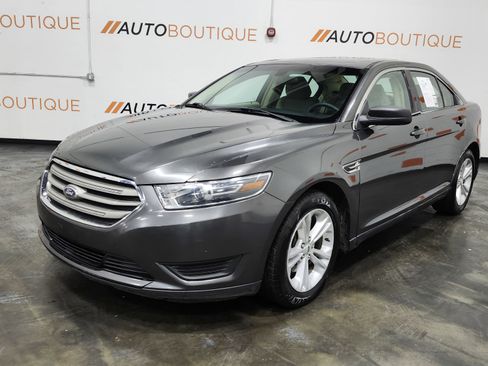 Used 2016 Ford Taurus SE image 11
