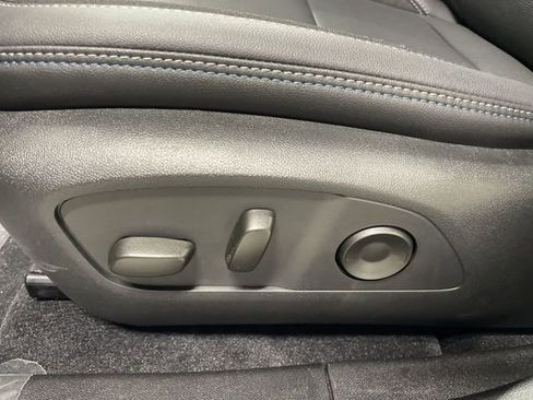 Used 2026 Chevrolet Equinox EV LT w/ LPO, All-Weather Mat Package FWD image 12