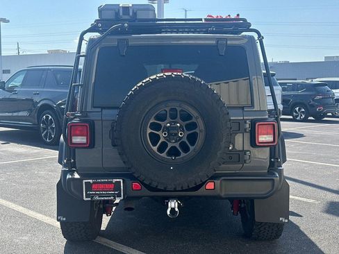 Used 2023 Jeep Wrangler Unlimited Sport image 5