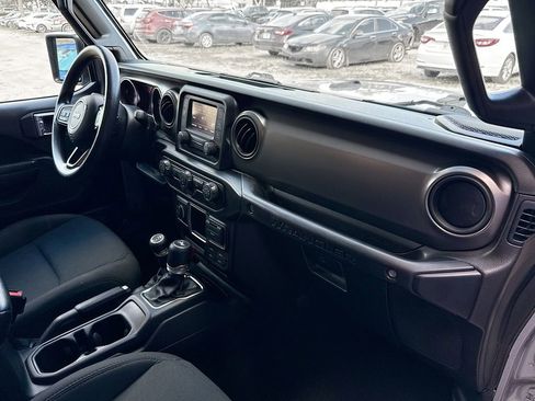 Used 2021 Jeep Wrangler Sport image 33