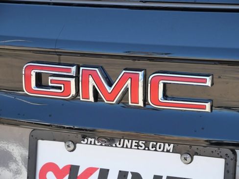 New 2026 GMC Acadia AT4 w/ Luxury Package AWD/4WD image 13
