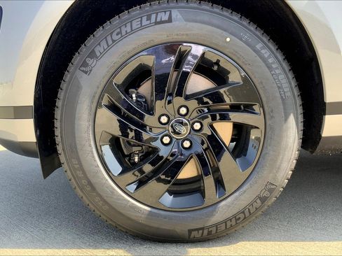 New 2026 Land Rover Range Rover Evoque S image 17