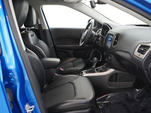 Used 2019 Jeep Compass Latitude w/ Cold Weather Group image 11