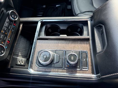 Used 2018 Ford Expedition Limited w/ Equipment Group 301A image 47