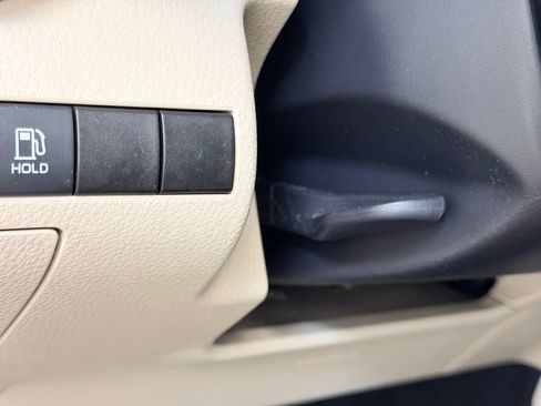 Used 2020 Toyota Camry LE FWD image 37