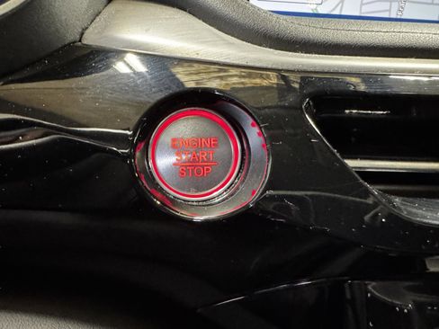 Certified 2023 Acura MDX w/Technology Package image 18