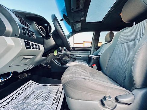 Used 2014 Toyota Tacoma 4x4 Double Cab w/ TRD Off-Road Package image 10