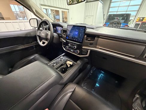 Used 2024 Ford Expedition Max XLT image 43