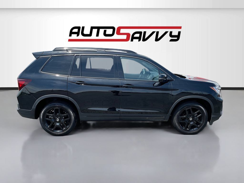 Used 2025 Honda Passport Black Edition image 8