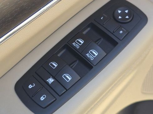 Used 2014 Jeep Grand Cherokee Limited AWD/4WD image 28
