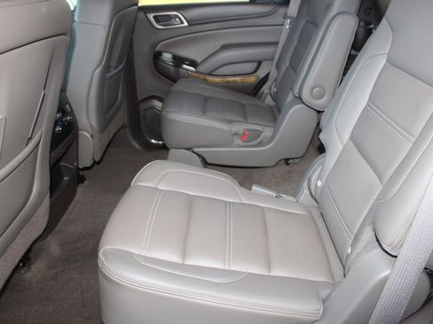 Used 2016 GMC Yukon Denali image 30
