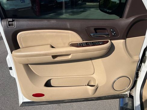 Used 2008 GMC Yukon Denali AWD/4WD image 16