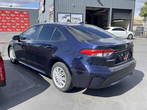 Used 2020 Toyota Corolla LE FWD image 2