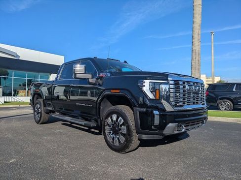 New 2026 GMC Sierra 2500 Denali w/ Denali Reserve Package AWD/4WD image 2