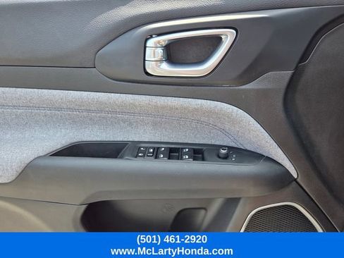 Used 2024 Jeep Compass Latitude AWD/4WD image 28