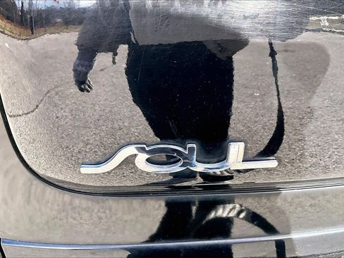 Used 2016 Kia Soul image 9