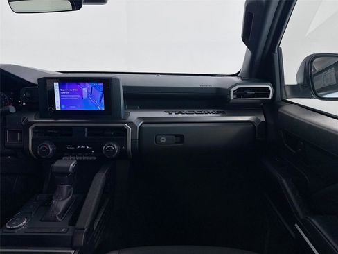 Used 2025 Toyota Tacoma SR5 image 21