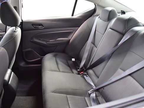 Used 2025 Nissan Altima 2.5 SV image 10