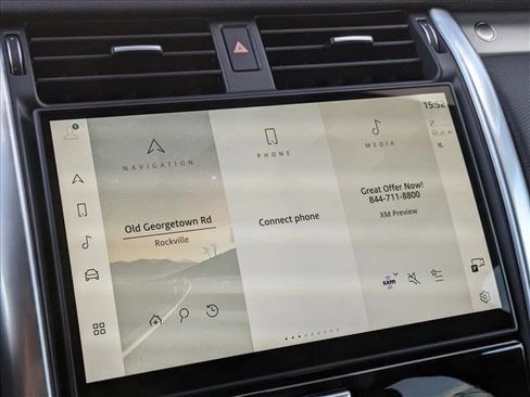 Used 2024 Land Rover Discovery Dynamic SE image 12