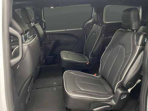 New 2026 Chrysler Pacifica Limited w/ S Appearance Package image 32