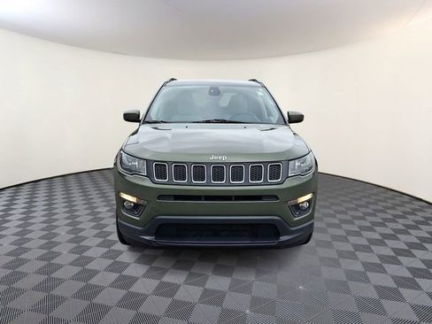 Used 2019 Jeep Compass Latitude w/ Safety & Security Group FWD image 2