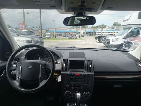 Used 2011 Land Rover LR2 HSE AWD/4WD image 12