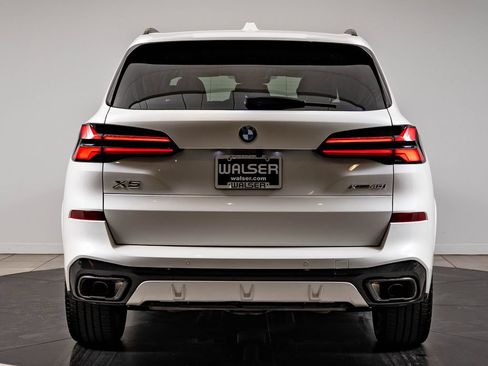 Used 2024 BMW X5 xDrive40i w/ M Sport Package AWD/4WD image 7
