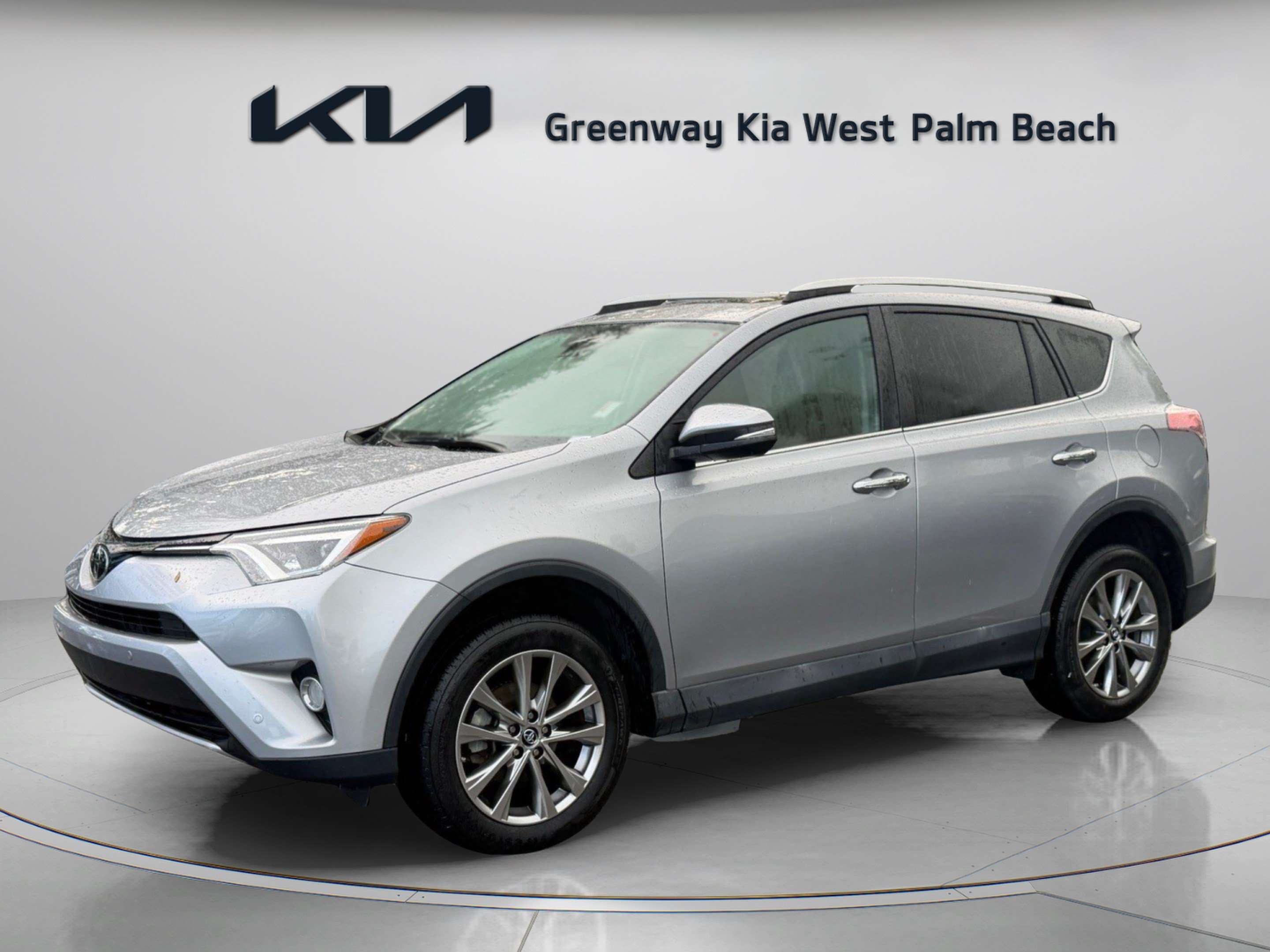 Used 2016 Toyota RAV4 Limited FWD image 3