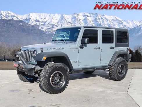 Used 2015 Jeep Wrangler Unlimited Rubicon w/ Connectivity Group AWD/4WD image 1