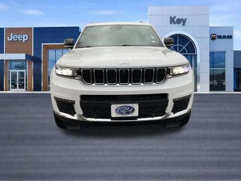 Used 2023 Jeep Grand Cherokee L Limited w/ Luxury Tech Group II AWD/4WD image 5