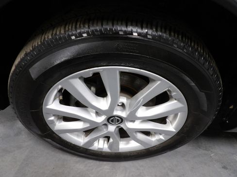 Used 2022 Nissan Rogue Sport S image 23