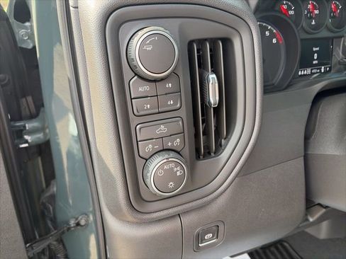 Used 2026 Chevrolet Silverado 1500 Custom Trail Boss w/ Turbomax Blackout Package AWD/4WD image 13