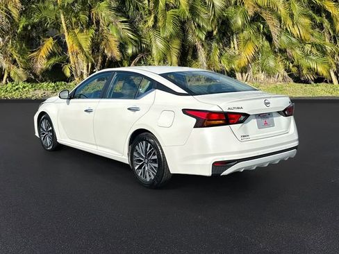 Used 2023 Nissan Altima 2.5 SV FWD image 7