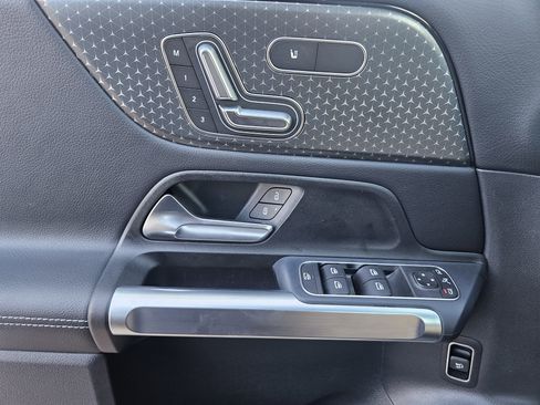 Used 2026 Mercedes-Benz GLB 250 image 22