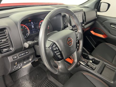 Used 2022 Nissan Frontier PRO-4X w/ Technology Package image 16