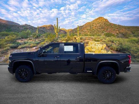 Used 2025 Chevrolet Silverado 2500 LT w/ Trail Boss Package AWD/4WD image 8