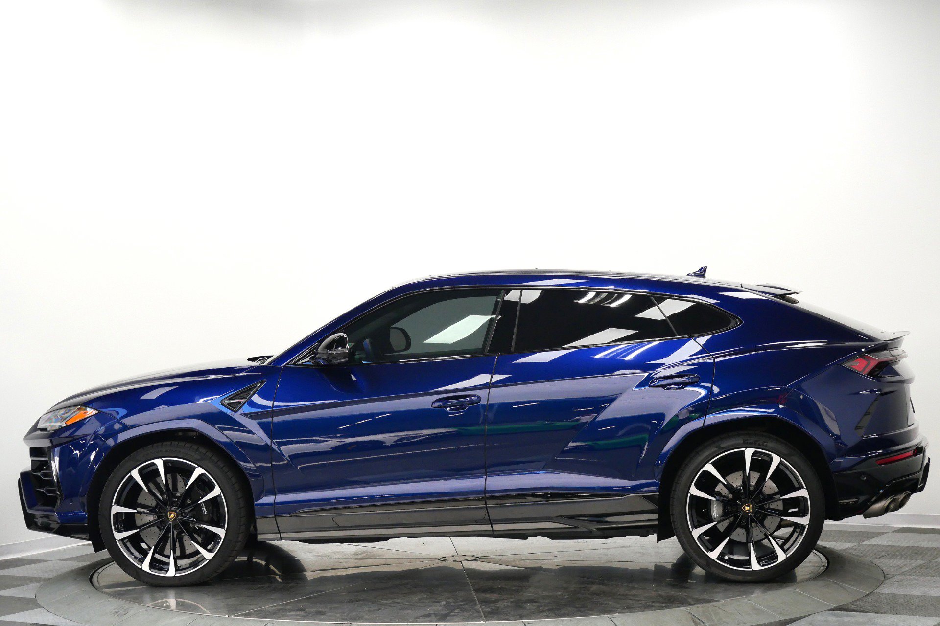 Used 2022 Lamborghini Urus AWD/4WD image 6