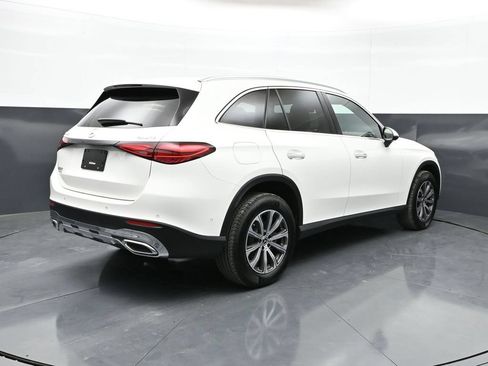 Used 2025 Mercedes-Benz GLC 300 4MATIC image 29