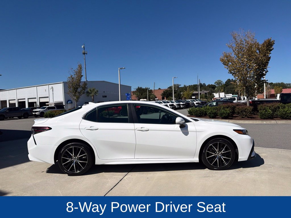 Used 2024 Toyota Camry SE FWD image 11